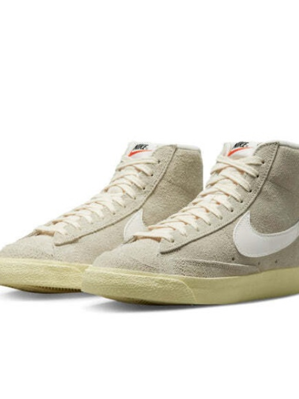 Nike Wmns Blazer Mid '77 Vintage 'Light Bone Alabaster' in Cream